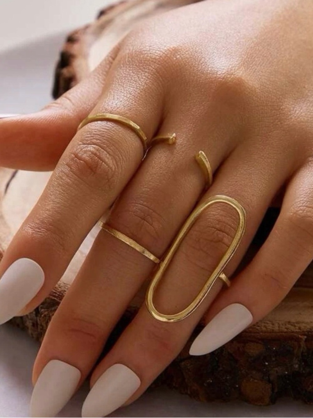 🧡 Simple, four piece metallic ring set